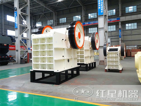 69石頭顎破機(jī)廠家，提供現(xiàn)貨，可到場考察