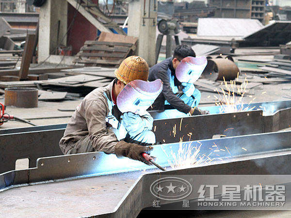 螢石錘式破碎機(jī)匠心做工、質(zhì)量過硬