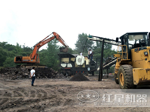 轉(zhuǎn)場靈活，移動(dòng)自由的矸石移動(dòng)破碎機(jī)