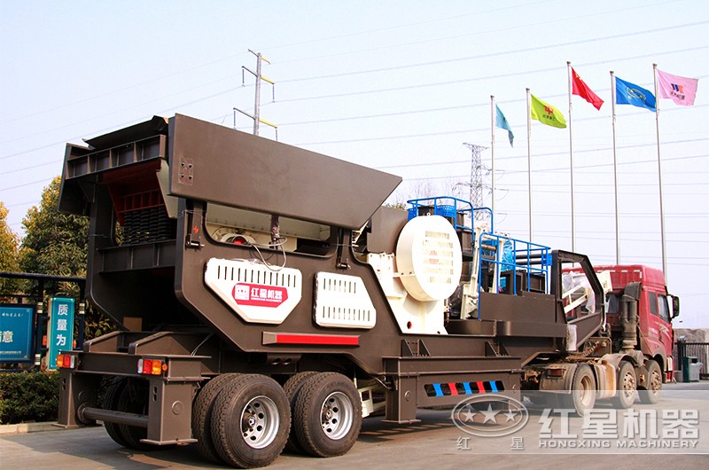 時產(chǎn)200噸小型移動破碎車，配顎破機，發(fā)往湖北市場