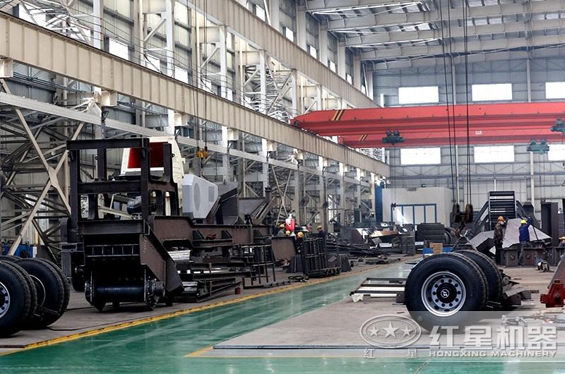 可流動的全自動錘式粉碎機車間生產(chǎn)，工匠精神，性能優(yōu)良