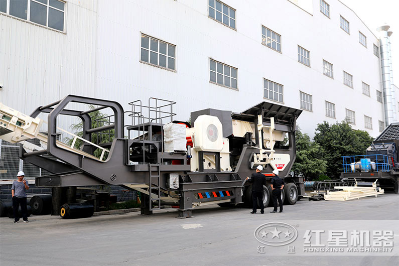 顎式移動(dòng)磕石機(jī)，石頭粗碎更給力