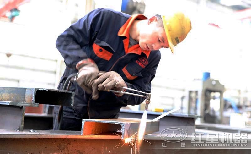 匠心做工，每一道石子移動破碎生產線都嚴謹以待