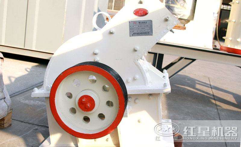 多種型號(hào)錘式破碎機(jī)，不同產(chǎn)量，可滿足用戶不同需求