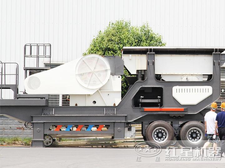 客戶到場參觀輪胎移動(dòng)破，七大模塊，多種組合，滿足用戶需求