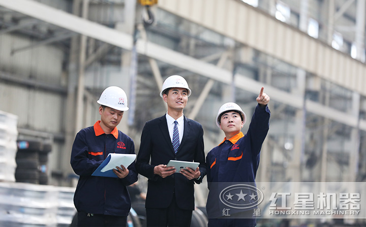 專業(yè)選型指導(dǎo)，每小時(shí)300噸鵝卵石移動(dòng)制沙機(jī)等您來(lái) 