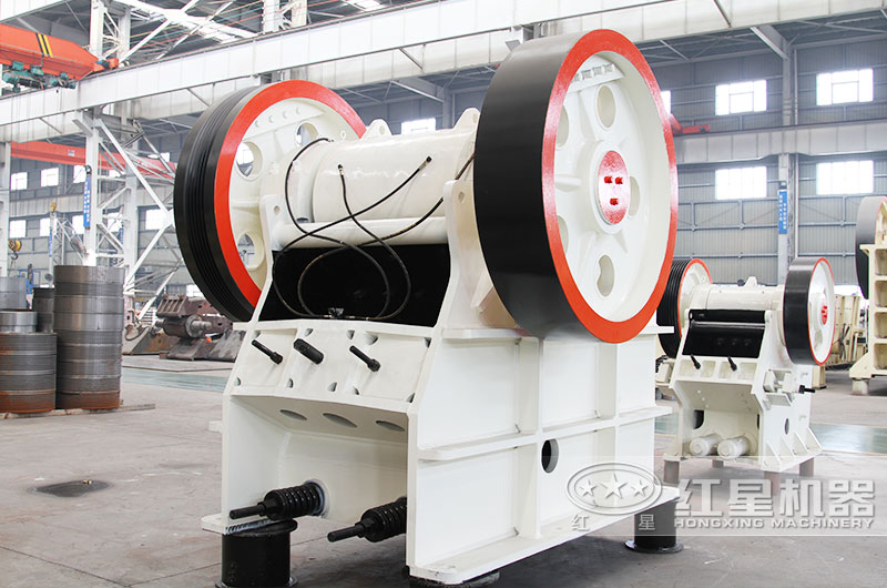 歐版顎式破碎機(jī)，粗碎破碎比大