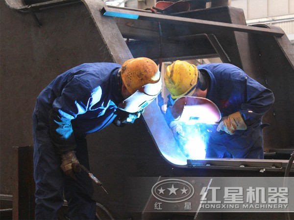 錘式破碎機(jī)匠心做工，質(zhì)量保證